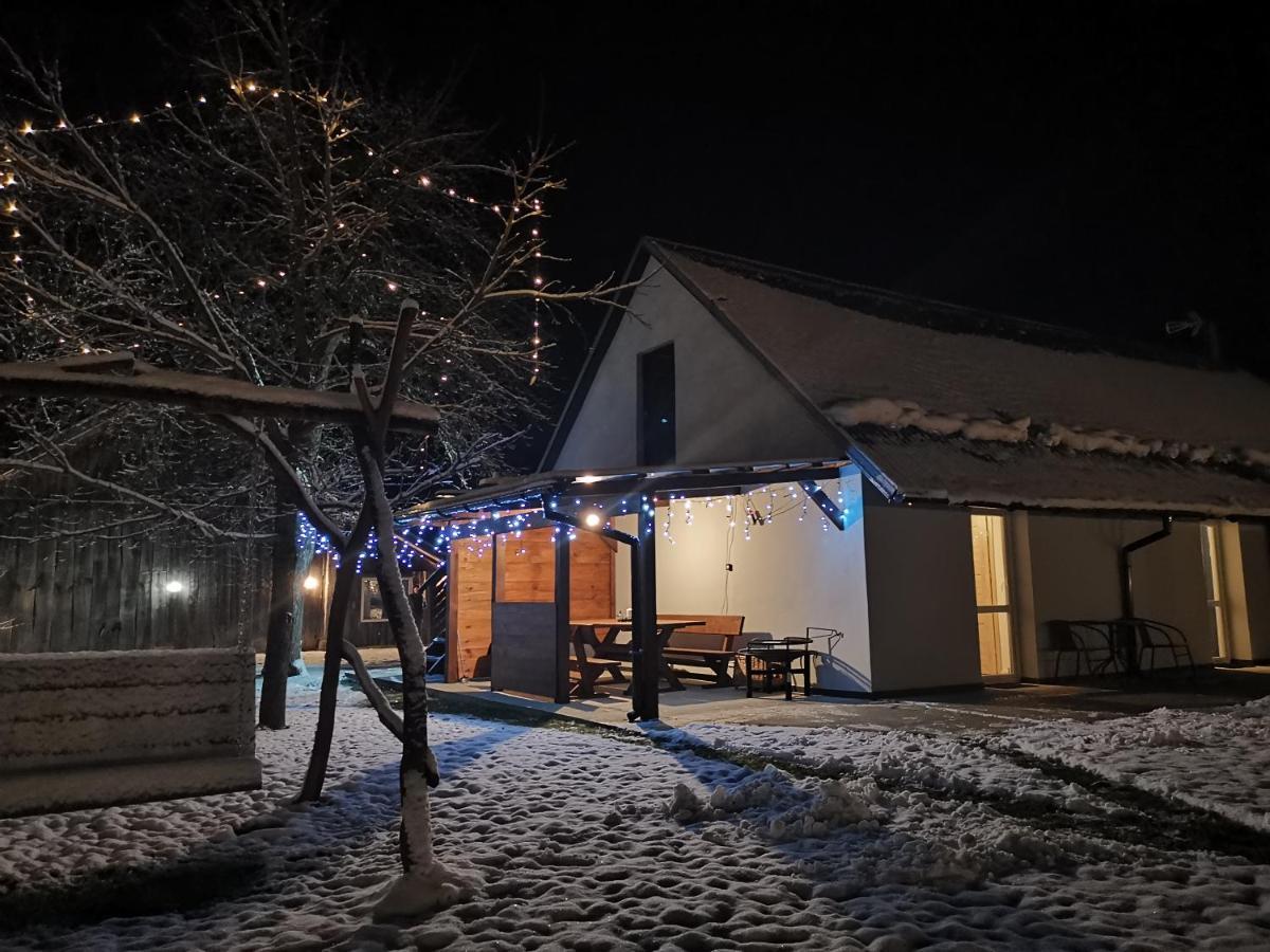 Agrochalupki Daire Korczowa Dış mekan fotoğraf